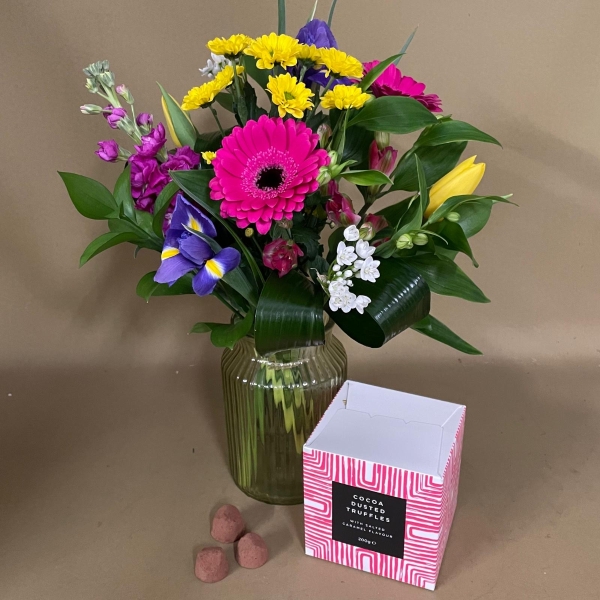 Blooming spring vase bundle