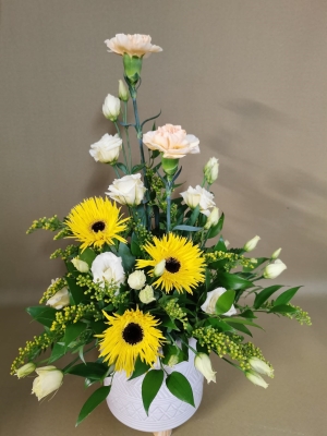 Sunshine burst front facing arrangement