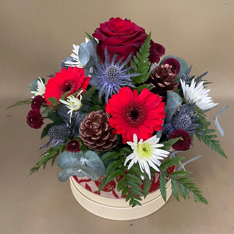 Woodland Christmas hat box arrangement