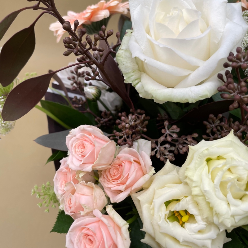 Almonds and cream gift box