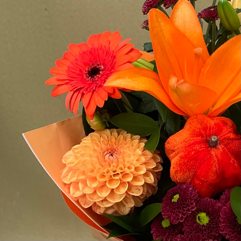 Dainty pepo gift box bouquet