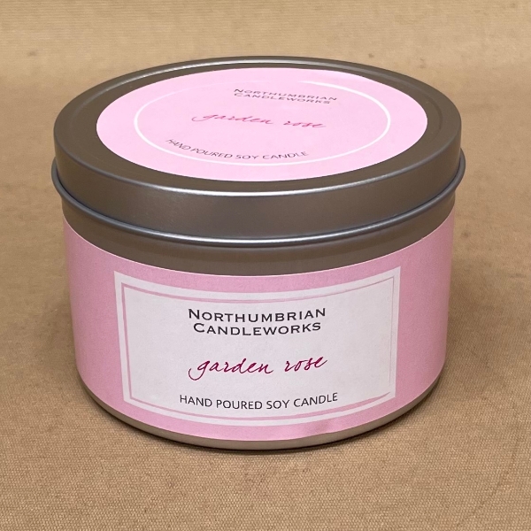 Garden rose candle