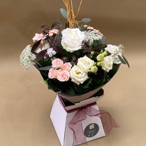 Almonds and cream gift box