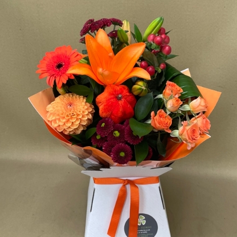 Dainty pepo gift box bouquet