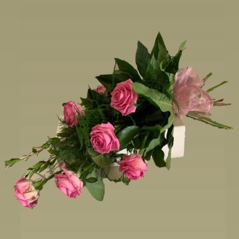 Only roses sheaf